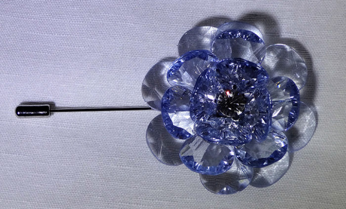 Lapel Crystal flower pin blue
