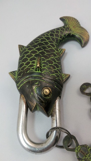 Small Fish Style Nepal Lock with Keys 